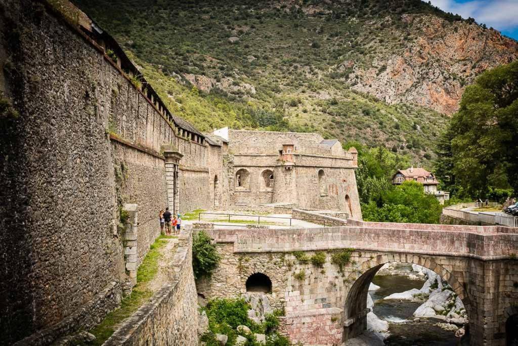 Les Maisons Du Conflent, Maisons Familiales En Pierre Au Coeur Des Remparts فيلفرانش دو كونفلينت المظهر الخارجي الصورة